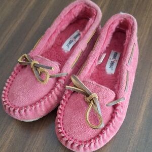 Minnetonka Girls Pink Moccasins with Plush Lining EUC